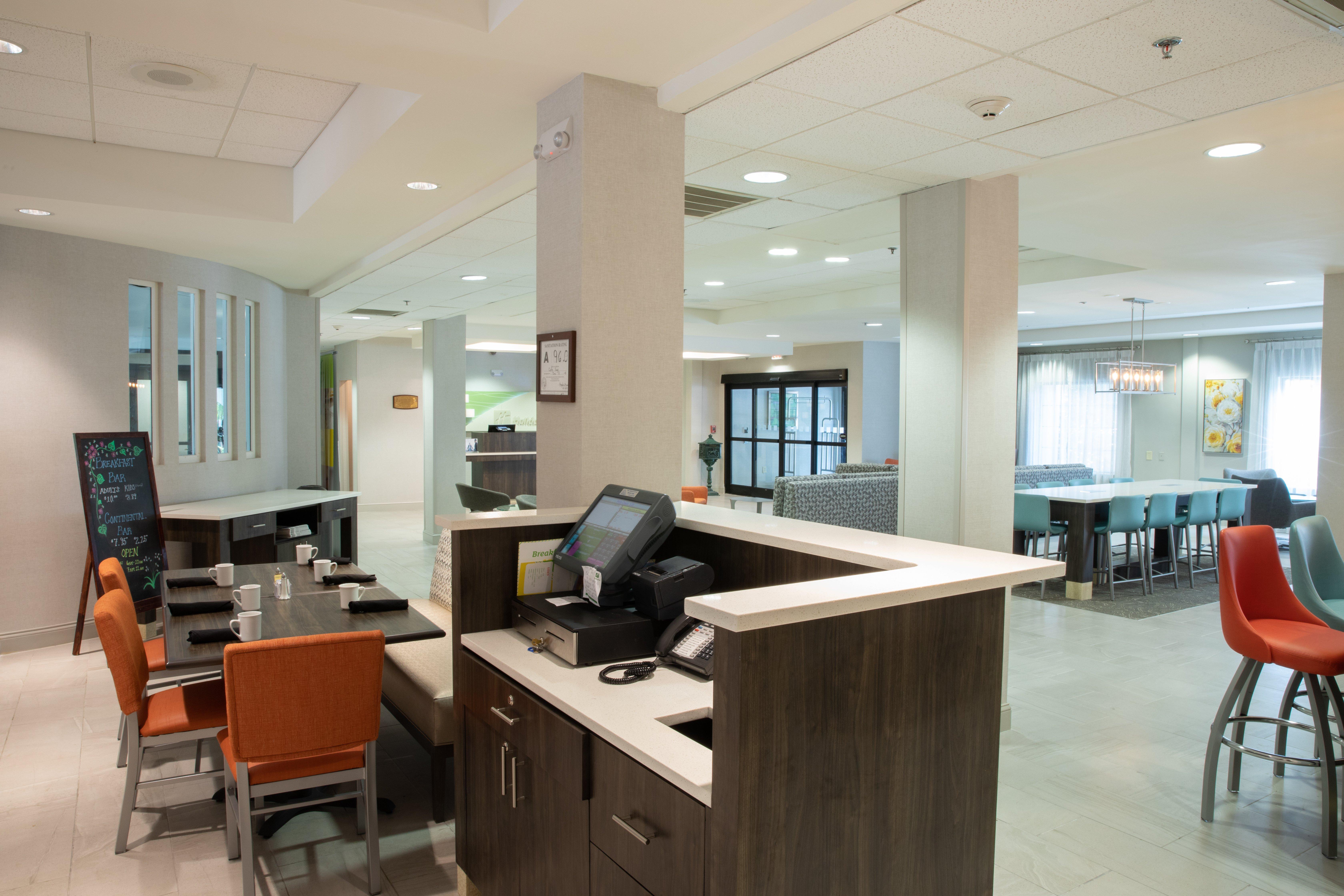 Holiday Inn & Suites Raleigh Cary By Ihg Exterior foto