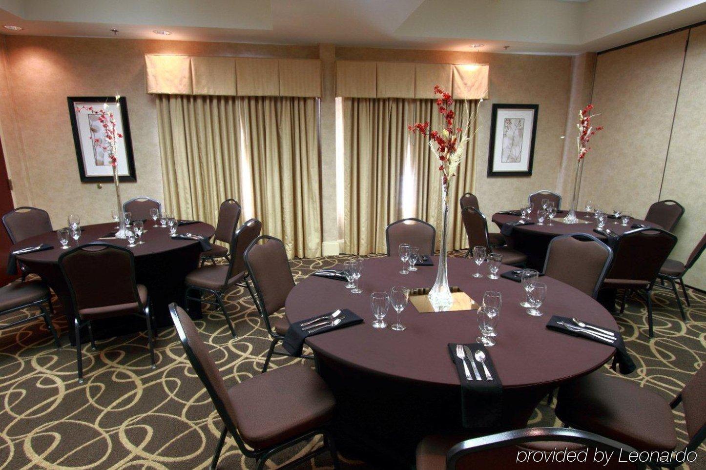Holiday Inn & Suites Raleigh Cary By Ihg Restaurant foto